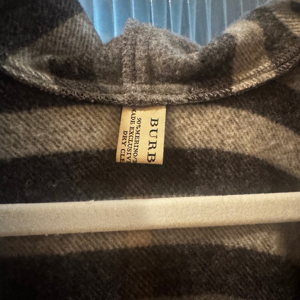 Burberry Gray Plaid Cape - Picture 8 of 8